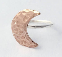 Load image into Gallery viewer, Crescent Moon Ring